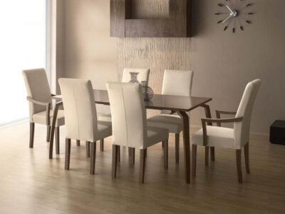 A Toni szék a MAX City lakberendezési bevásárlóközpontban a földszinten a RIO art & design üzletben rendelhető.