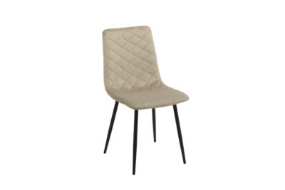 A Kloé latte bársony étkezőszék letisztult formavilágával és selymes fényű kárpitozásával eleganciát csempész bármely étkezőbe vagy nappaliba. Kényelmes, párnázott ülőfelülete és erős fém lábai ideálissá teszik a mindennapi használatra.