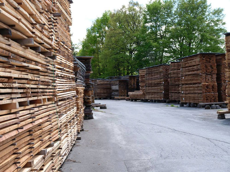 Az üzletünk által forgalmazott ADA termékek például remekül szemléltetik a körforgásos gazdaság és a környezettudatos bútorgyártás alapelveit.