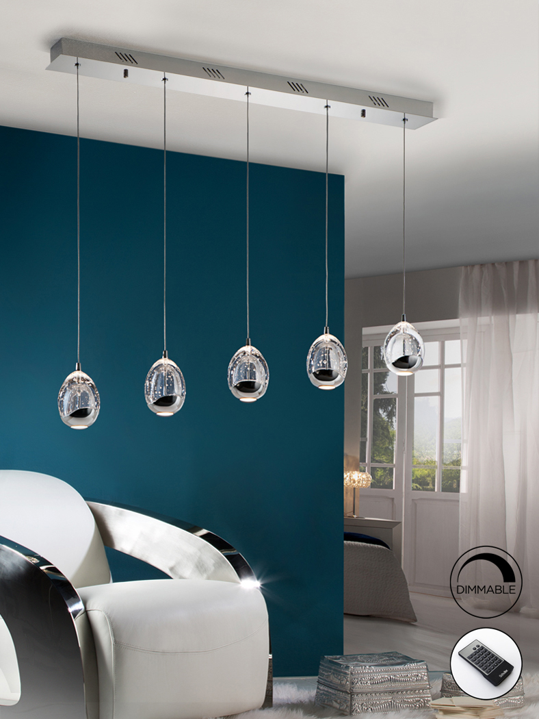 Roico csillár 783618D Roico csillár 783618D fémből készült csillár, króm felülettel. A lámpaburák tömör üvegből készültek, ezüst színben, dekoratív légbuborékokkal díszítve.