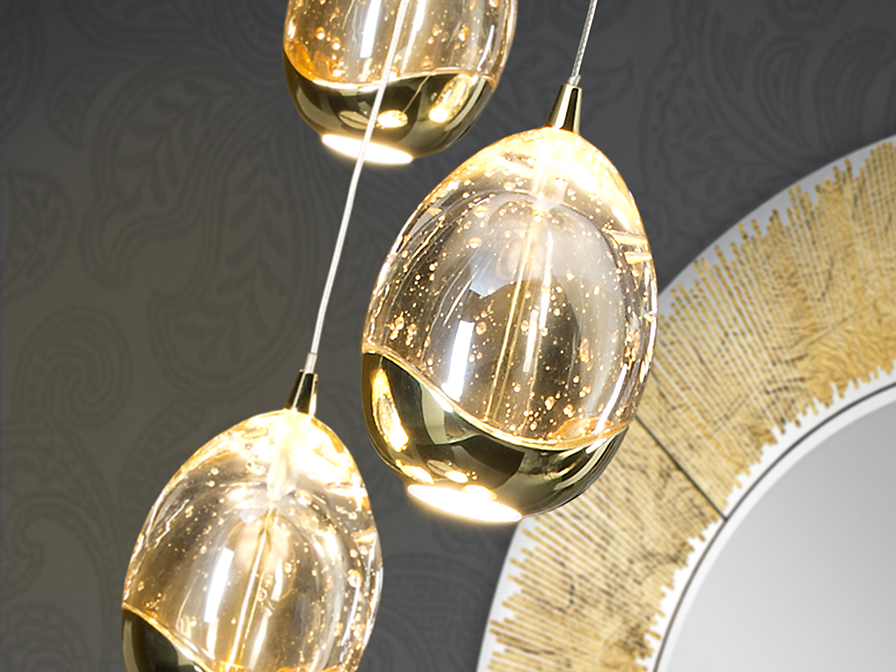 Roico csillár 783741 Roico csillár 783741 fémből készült csillár, arany felülettel. A lámpaburák tömör üvegből készültek, pezsgő színben, dekoratív légbuborékokkal díszítve.