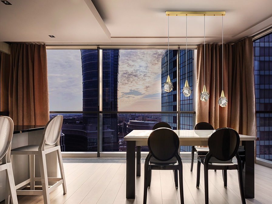 Aquaria csillár 157155 Aquaria csillár 157155 fémből készült lámpatesttel, matt arany felülettel. Tömör üvegből készült, sokszögű búrái, dekoratív buborék díszítést kaptak.