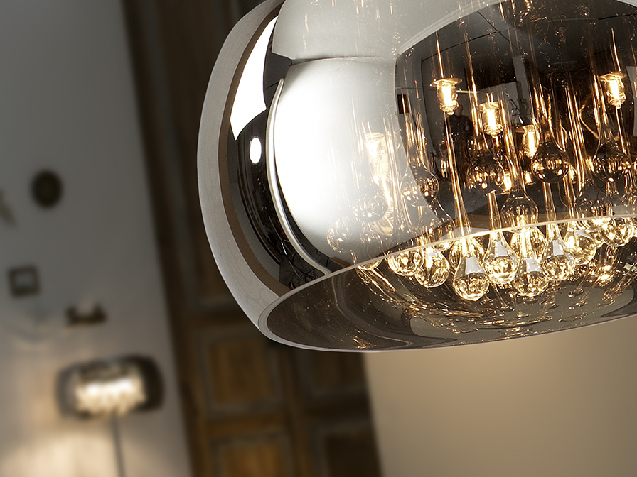 Argos csillár 508718D Argos csillár 508718D fémből készült csillár, króm felülettel. Búrája csillogó üvegből készült, belül Murano stílusú kristálycseppekkel. Hossza állítható!