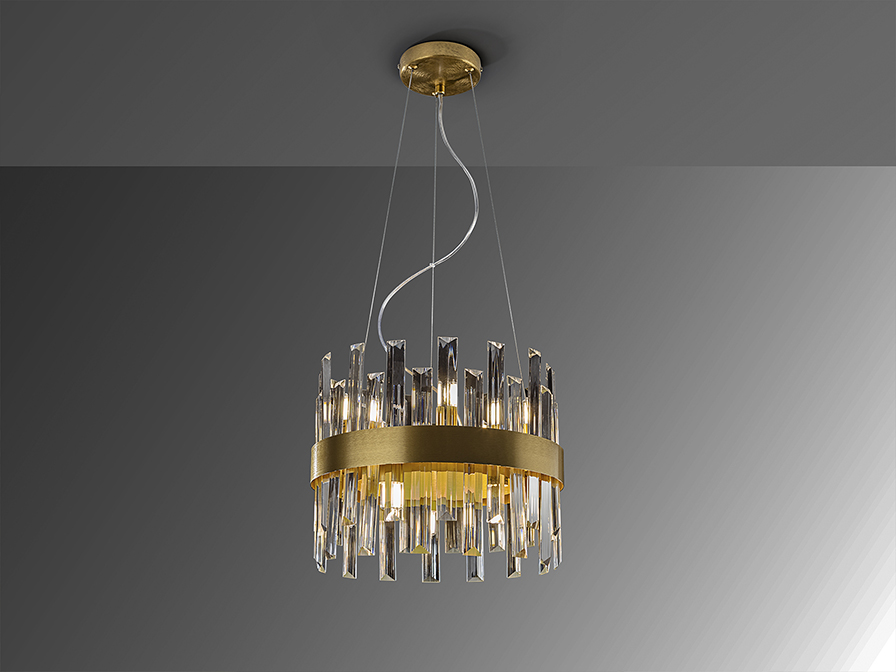 Grace csillár 365185 Grace csillár 365185 csiszolt fémből készült csillár, aranyozott felülettel. Prizma alakú, áttetsző üveg lamellákkal. Állítható hosszúsággal.