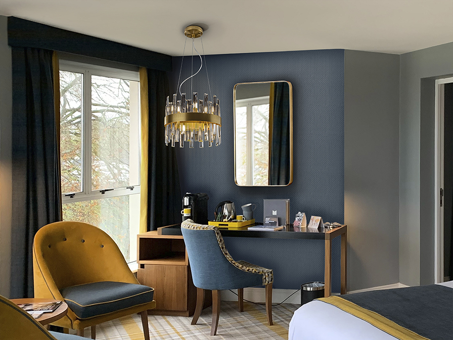 Grace csillár 365185 Grace csillár 365185 csiszolt fémből készült csillár, aranyozott felülettel. Prizma alakú, áttetsző üveg lamellákkal. Állítható hosszúsággal.