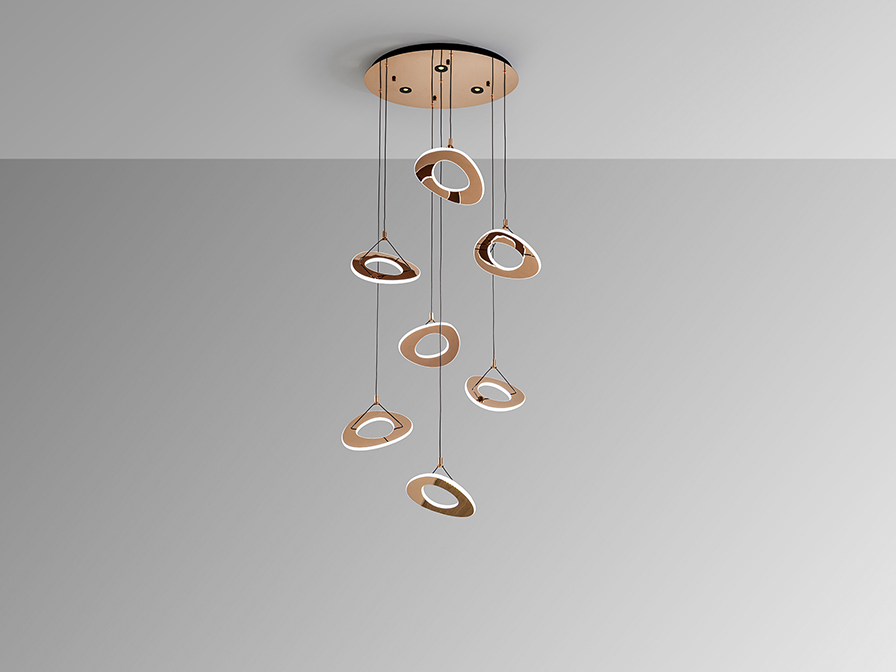 Mirena csillár 690847 Mirena csillár 690847 acélból készült csillogó rózsaarany felülettel. A lámpaburák opál akrilból készültek. Állítható hosszúsággal.