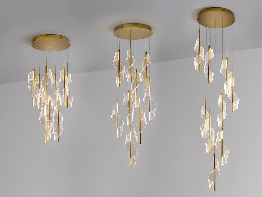 Velas csillár 351492 Velas csillár 351492 fémből készült csillár, matt, arany felülettel. Mikroprintelt, formázott metakrilát búrákkal. Állítható hosszúsággal.