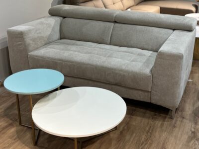 Az Imola akciós kanapé beige színben magas kopásállóságú kárpittal van.