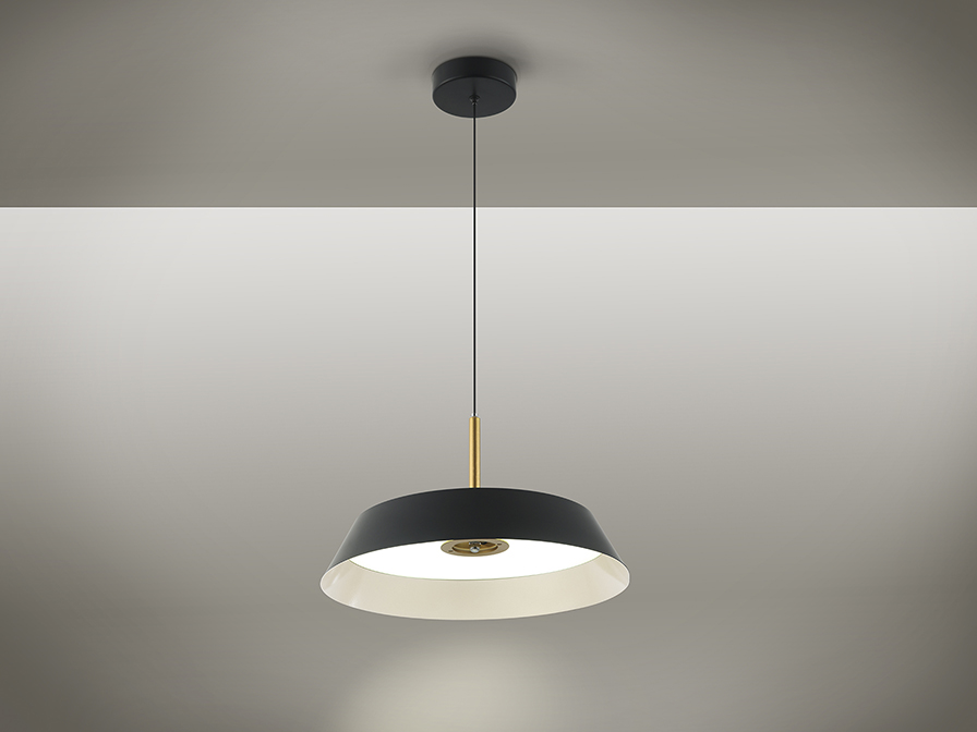 Vertigo csillár 147118 Vertigo csillár 147118 matt fekete és arany felülettel. A lámpabúra állítható dőlésszögű, matt fekete és arany felülettel. Állítható hosszúsággal.