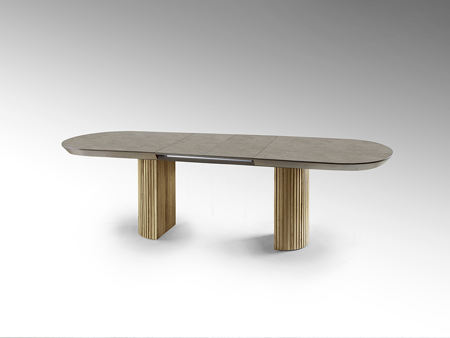 Irati étkezőasztal 607094 Irati étkezőasztal 607094 természetes fahatású, bordázott lábazattal, matt, kőhatású melamin asztallappal.