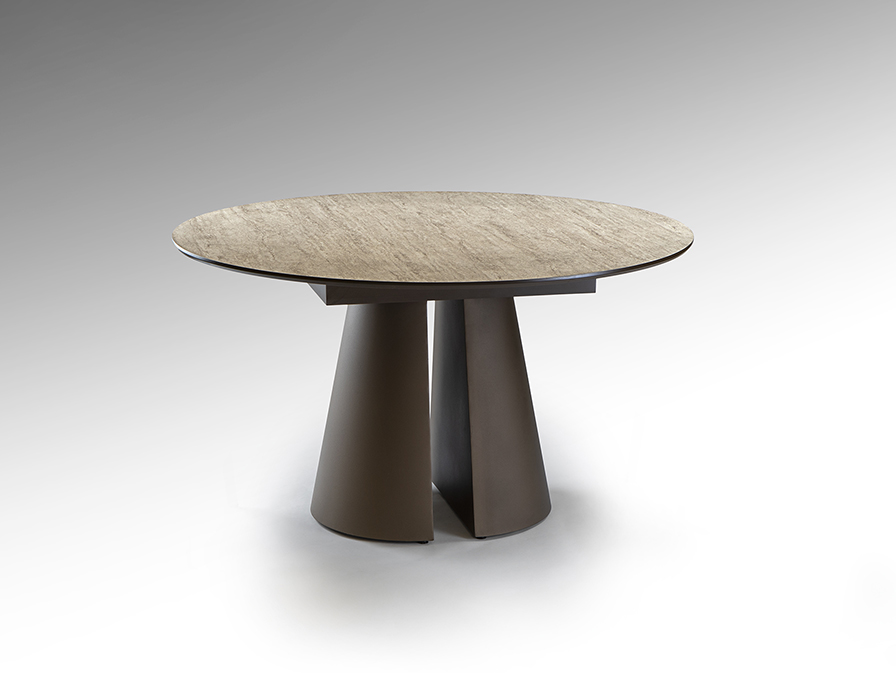 Samara étkezőasztal 497947 Samara étkezőasztal 497947 travertin mintázatú, melaminból készült, világos kőhatású asztallappal, és titokzatos oxidbarna talppal.